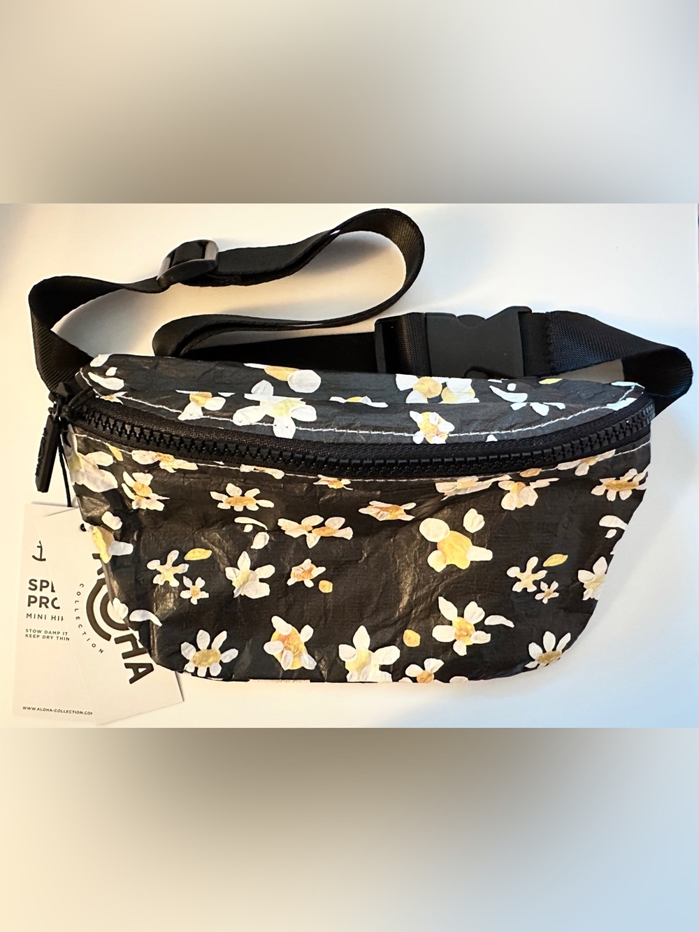 NWT Aloha Collection x Salt Gypsy Mini Hip Pack Black Daisy Splash Proof